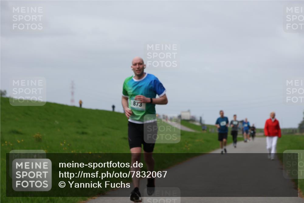 04.05.2025 - 8. Wedeler Halbmarathon Yannick Fuchs http://msf.ph/oto/7832067 04.05.2025 11:41:01 Laufen 873 meine-sportfotos.de