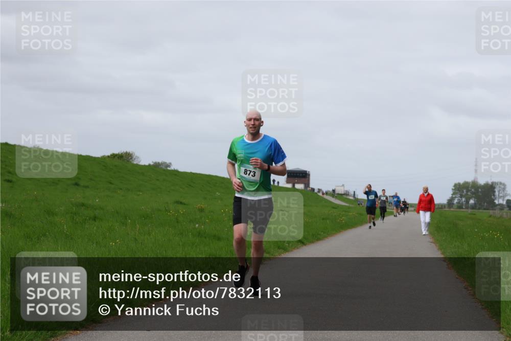 04.05.2025 - 8. Wedeler Halbmarathon Yannick Fuchs http://msf.ph/oto/7832113 04.05.2025 11:41:02 Laufen 873 meine-sportfotos.de