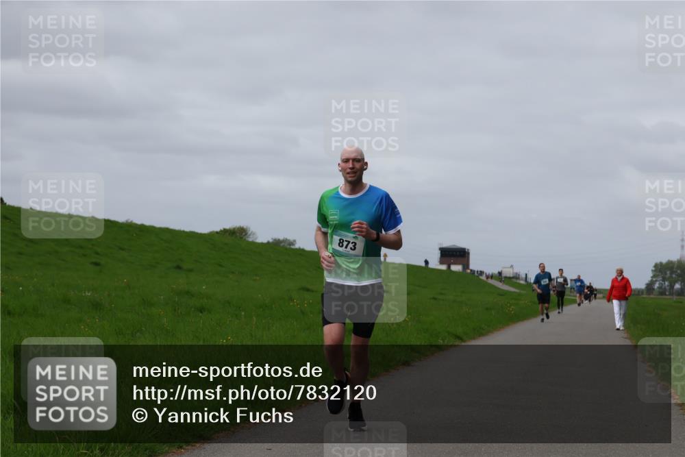 04.05.2025 - 8. Wedeler Halbmarathon Yannick Fuchs http://msf.ph/oto/7832120 04.05.2025 11:41:03 Laufen 873 meine-sportfotos.de