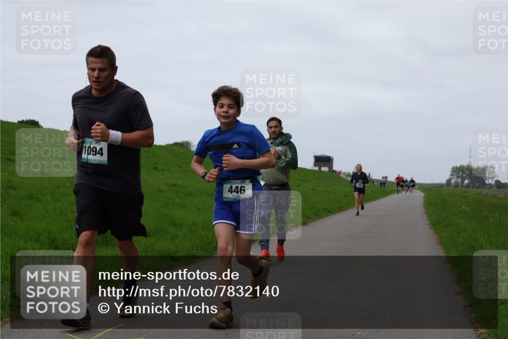 04.05.2025 - 8. Wedeler Halbmarathon Yannick Fuchs http://msf.ph/oto/7832140 04.05.2025 11:20:52 Laufen 1094, 446 meine-sportfotos.de