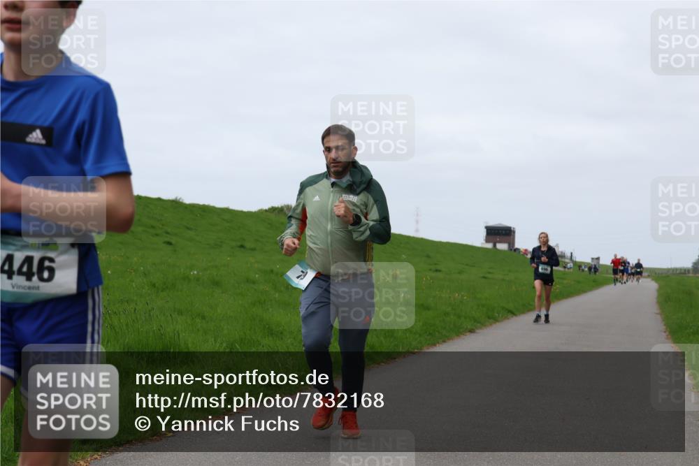 04.05.2025 - 8. Wedeler Halbmarathon Yannick Fuchs http://msf.ph/oto/7832168 04.05.2025 11:20:53 Laufen 446 meine-sportfotos.de