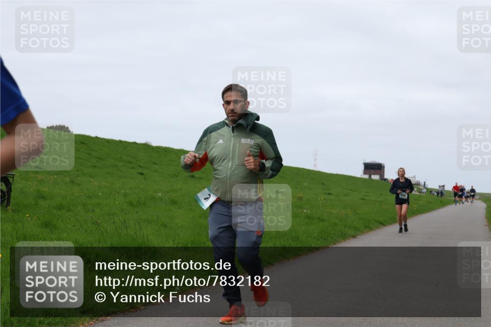 04.05.2025 - 8. Wedeler Halbmarathon Yannick Fuchs http://msf.ph/oto/7832182 04.05.2025 11:20:53 Laufen 696 meine-sportfotos.de