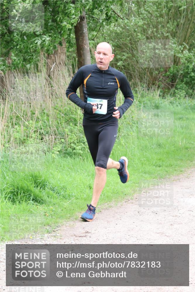 04.05.2025 - 8. Wedeler Halbmarathon Lena Gebhardt http://msf.ph/oto/7832183 04.05.2025 11:19:33 Laufen 87 meine-sportfotos.de