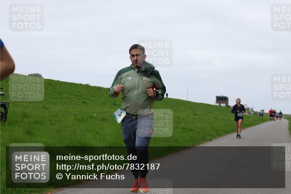 04.05.2025 - 8. Wedeler Halbmarathon Yannick Fuchs http://msf.ph/oto/7832187 04.05.2025 11:20:53 Laufen  meine-sportfotos.de