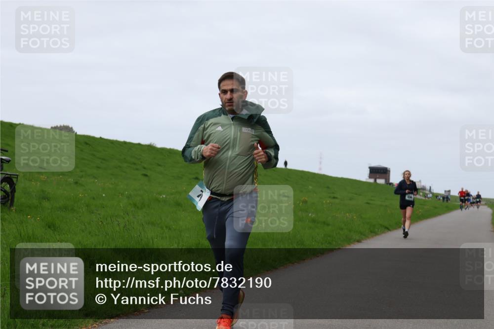 04.05.2025 - 8. Wedeler Halbmarathon Yannick Fuchs http://msf.ph/oto/7832190 04.05.2025 11:20:53 Laufen  meine-sportfotos.de