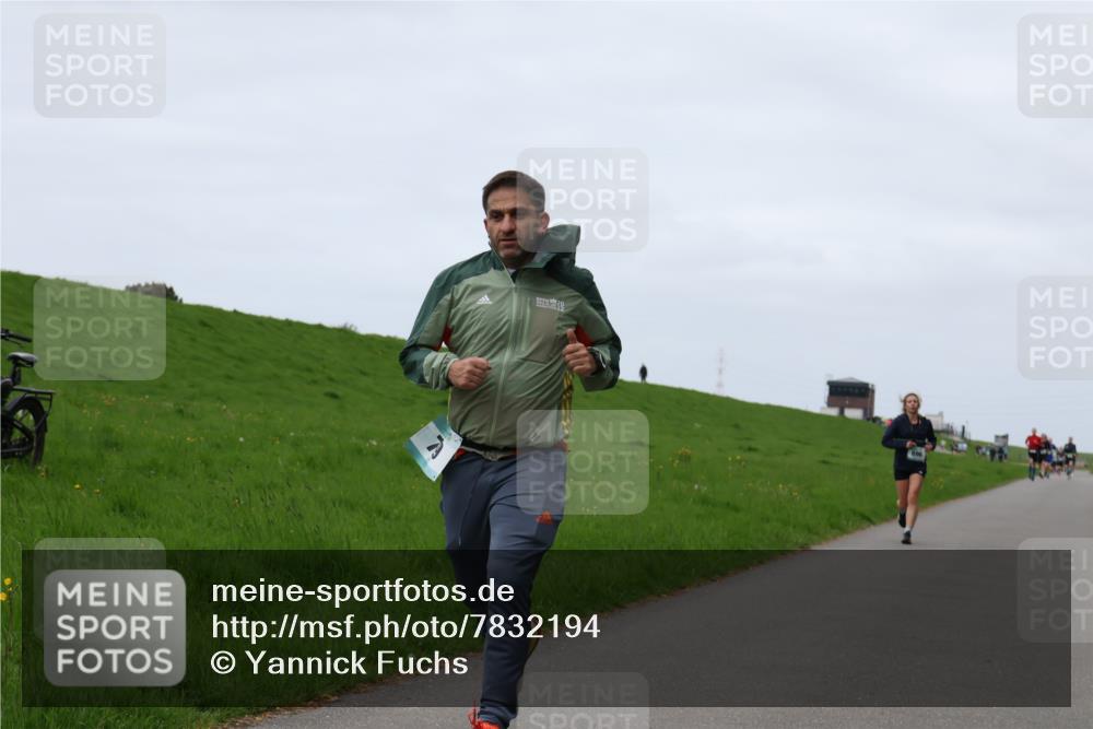 04.05.2025 - 8. Wedeler Halbmarathon Yannick Fuchs http://msf.ph/oto/7832194 04.05.2025 11:20:53 Laufen  meine-sportfotos.de