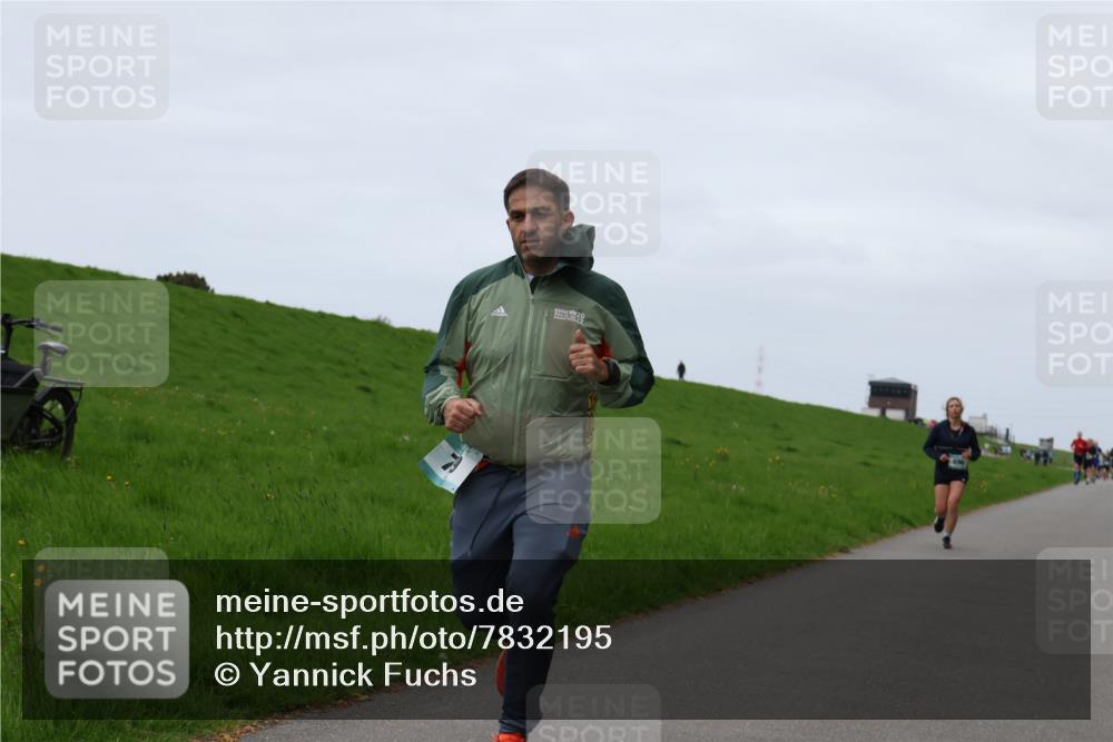 04.05.2025 - 8. Wedeler Halbmarathon Yannick Fuchs http://msf.ph/oto/7832195 04.05.2025 11:20:53 Laufen  meine-sportfotos.de