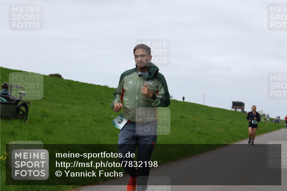04.05.2025 - 8. Wedeler Halbmarathon Yannick Fuchs http://msf.ph/oto/7832198 04.05.2025 11:20:53 Laufen  meine-sportfotos.de