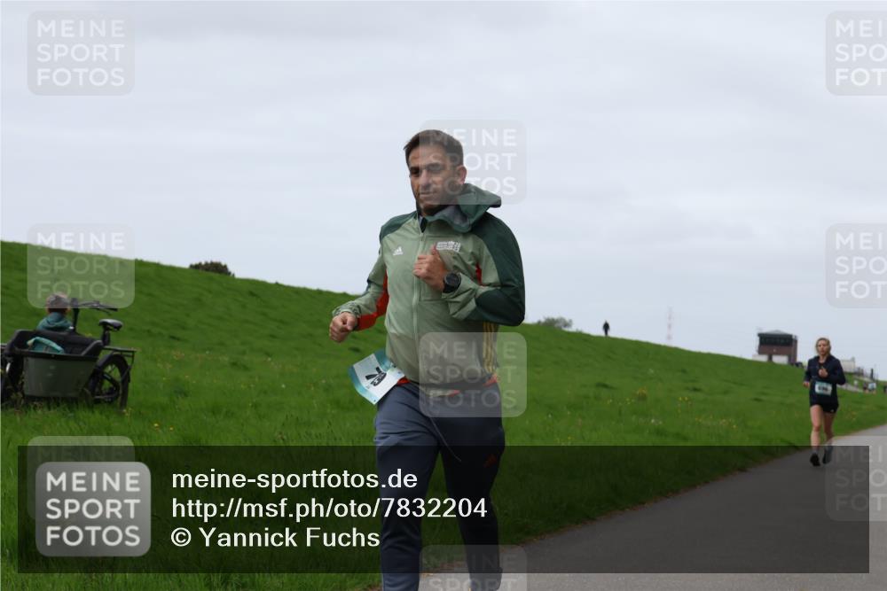 04.05.2025 - 8. Wedeler Halbmarathon Yannick Fuchs http://msf.ph/oto/7832204 04.05.2025 11:20:53 Laufen  meine-sportfotos.de