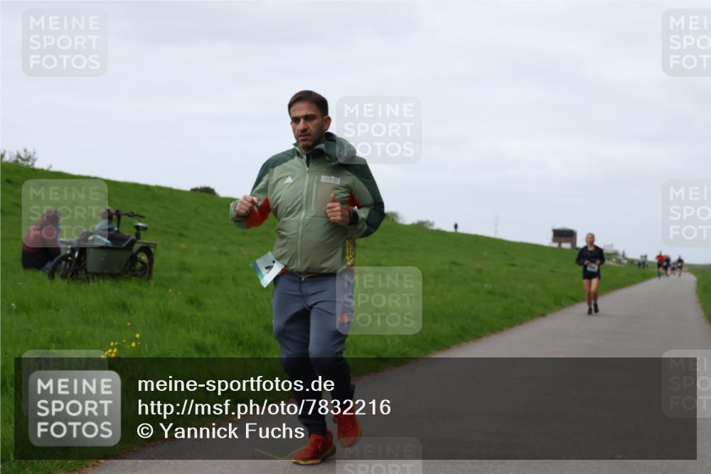 04.05.2025 - 8. Wedeler Halbmarathon Yannick Fuchs http://msf.ph/oto/7832216 04.05.2025 11:20:54 Laufen  meine-sportfotos.de
