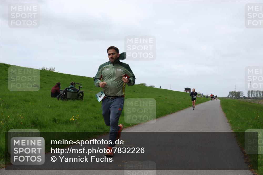 04.05.2025 - 8. Wedeler Halbmarathon Yannick Fuchs http://msf.ph/oto/7832226 04.05.2025 11:20:54 Laufen  meine-sportfotos.de