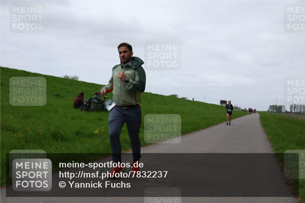 04.05.2025 - 8. Wedeler Halbmarathon Yannick Fuchs http://msf.ph/oto/7832237 04.05.2025 11:20:54 Laufen  meine-sportfotos.de