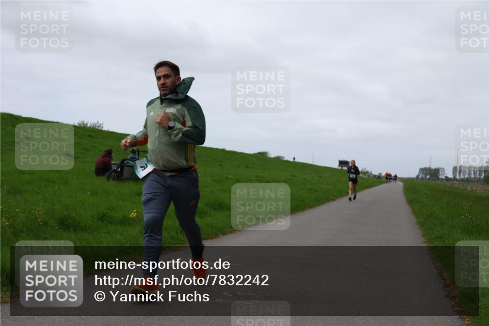04.05.2025 - 8. Wedeler Halbmarathon Yannick Fuchs http://msf.ph/oto/7832242 04.05.2025 11:20:54 Laufen  meine-sportfotos.de