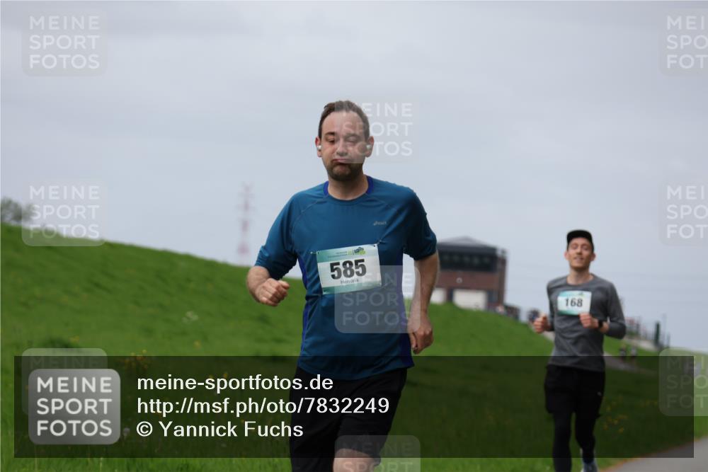 04.05.2025 - 8. Wedeler Halbmarathon Yannick Fuchs http://msf.ph/oto/7832249 04.05.2025 11:41:14 Laufen 585, 168 meine-sportfotos.de