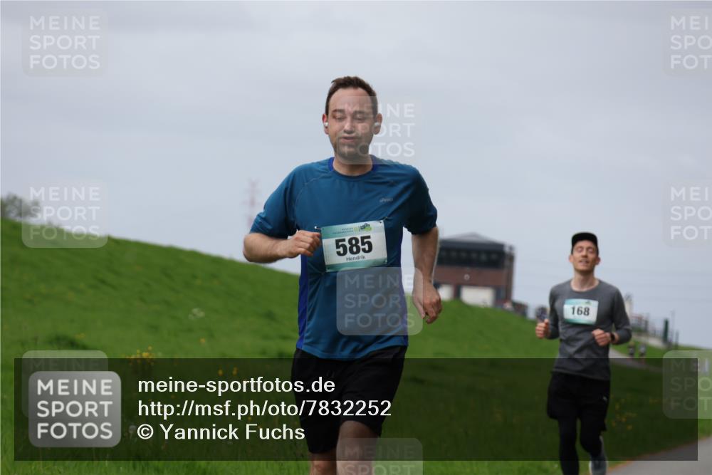 04.05.2025 - 8. Wedeler Halbmarathon Yannick Fuchs http://msf.ph/oto/7832252 04.05.2025 11:41:14 Laufen 585, 168 meine-sportfotos.de