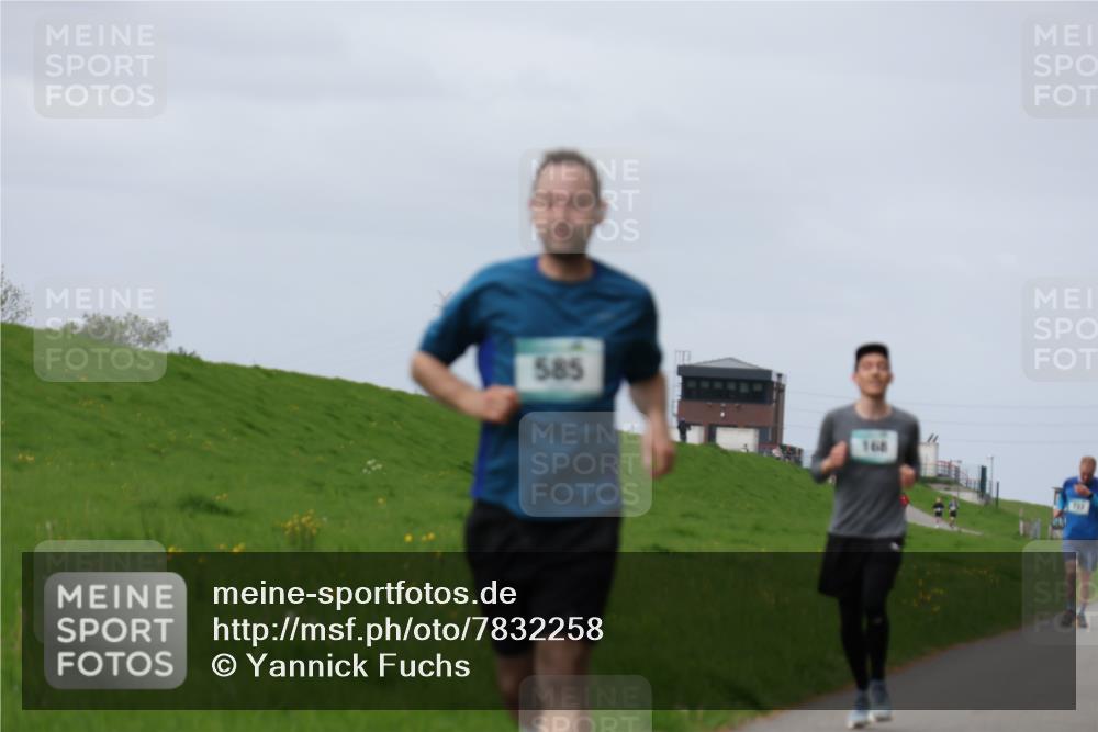 04.05.2025 - 8. Wedeler Halbmarathon Yannick Fuchs http://msf.ph/oto/7832258 04.05.2025 11:41:14 Laufen 585, 168 meine-sportfotos.de