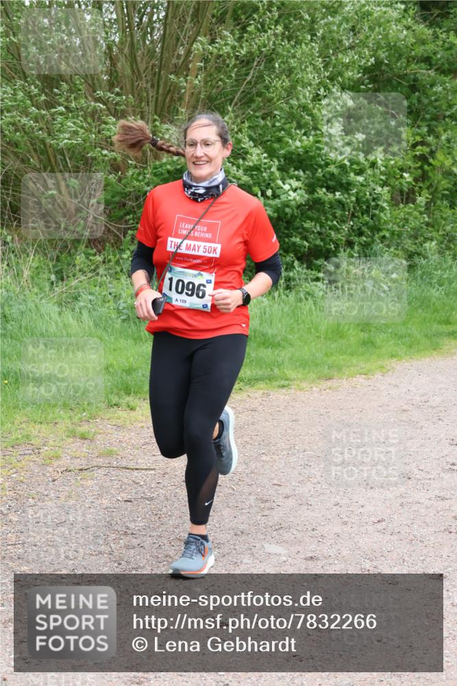 04.05.2025 - 8. Wedeler Halbmarathon Lena Gebhardt http://msf.ph/oto/7832266 04.05.2025 11:19:44 Laufen 50, 50, 1096, 159 meine-sportfotos.de