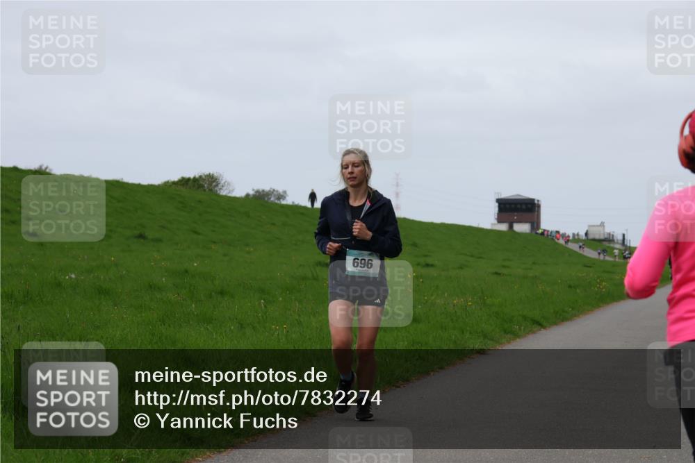 04.05.2025 - 8. Wedeler Halbmarathon Yannick Fuchs http://msf.ph/oto/7832274 04.05.2025 11:20:57 Laufen 696 meine-sportfotos.de