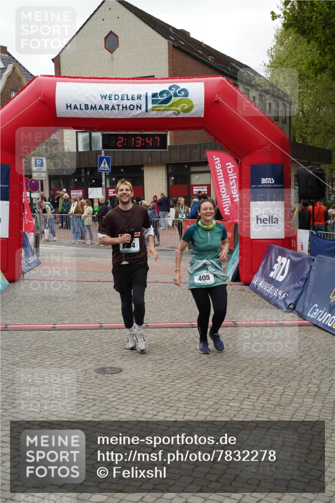 04.05.2025 - 8. Wedeler Halbmarathon Felixshl http://msf.ph/oto/7832278 04.05.2025 12:13:45 Ziel 404, 405, 409 meine-sportfotos.de