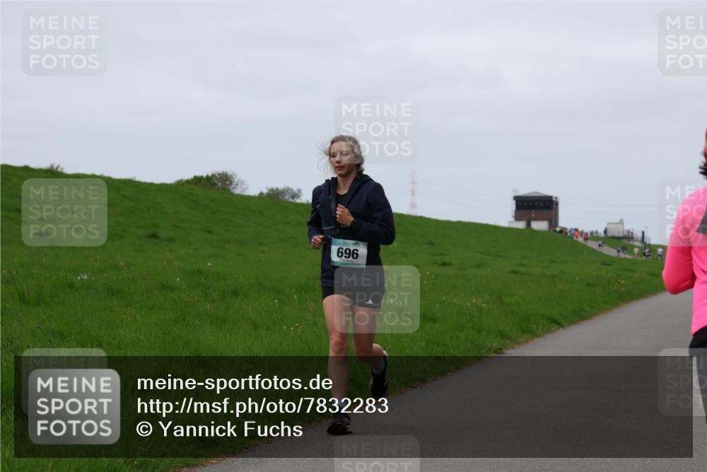 04.05.2025 - 8. Wedeler Halbmarathon Yannick Fuchs http://msf.ph/oto/7832283 04.05.2025 11:20:58 Laufen 696 meine-sportfotos.de