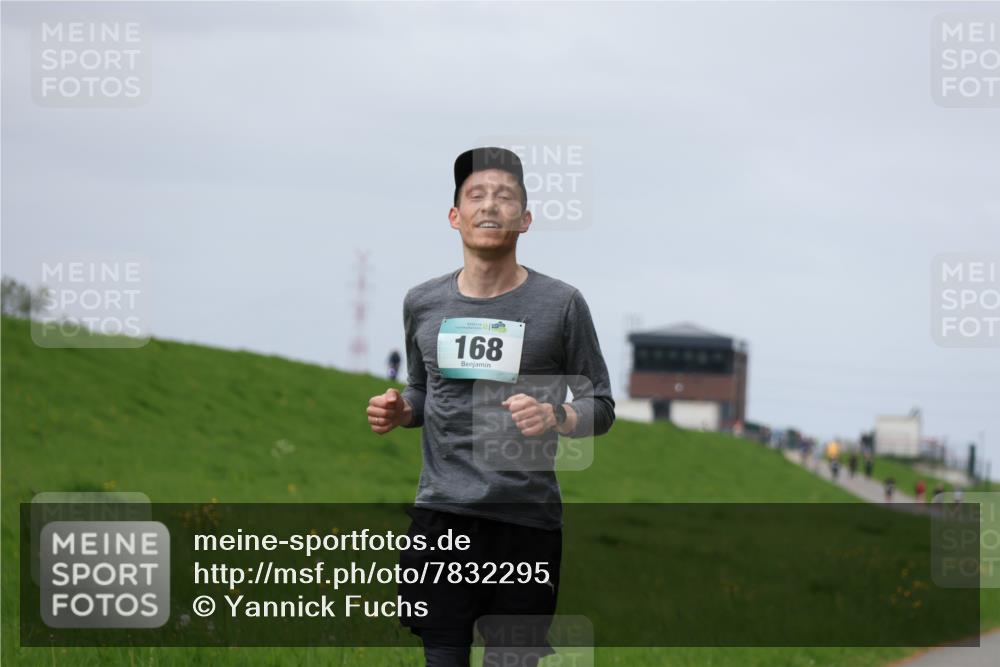 04.05.2025 - 8. Wedeler Halbmarathon Yannick Fuchs http://msf.ph/oto/7832295 04.05.2025 11:41:17 Laufen 1, 168 meine-sportfotos.de