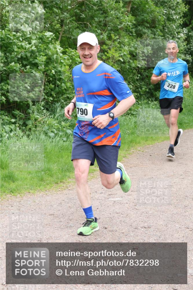 04.05.2025 - 8. Wedeler Halbmarathon Lena Gebhardt http://msf.ph/oto/7832298 04.05.2025 11:19:48 Laufen 790, 228 meine-sportfotos.de