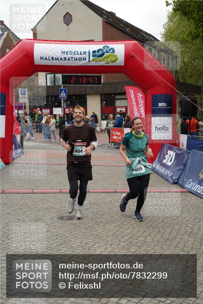 04.05.2025 - 8. Wedeler Halbmarathon Felixshl http://msf.ph/oto/7832299 04.05.2025 12:13:45 Ziel 404, 405, 409 meine-sportfotos.de