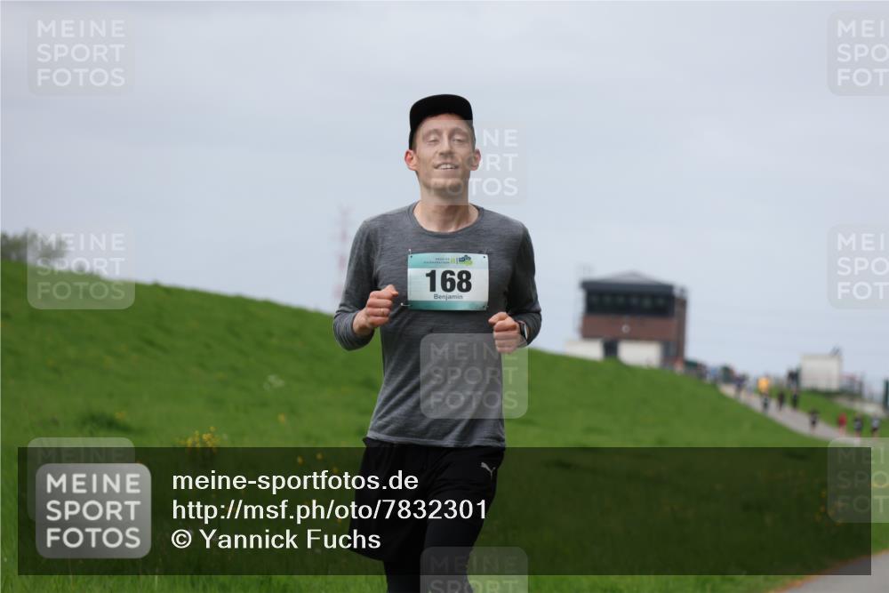 04.05.2025 - 8. Wedeler Halbmarathon Yannick Fuchs http://msf.ph/oto/7832301 04.05.2025 11:41:17 Laufen 168 meine-sportfotos.de