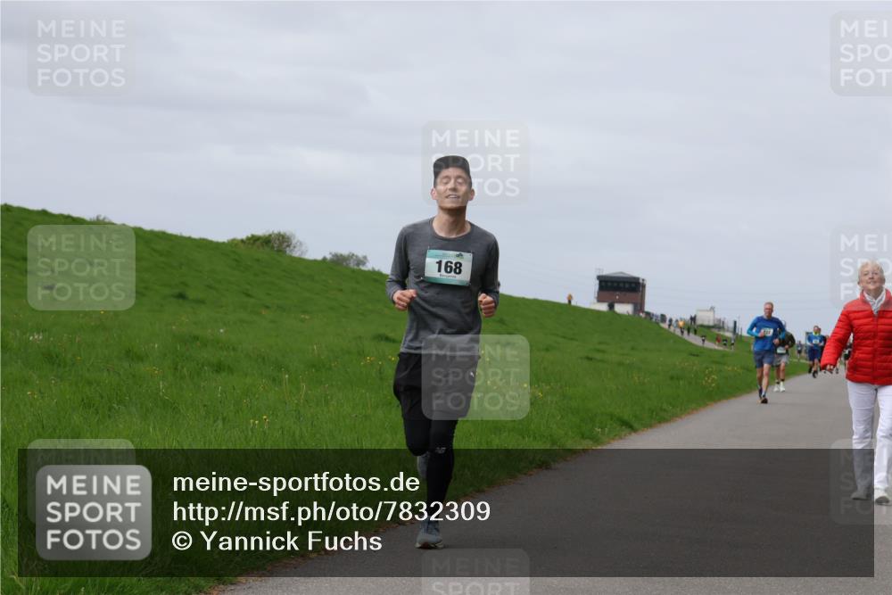 04.05.2025 - 8. Wedeler Halbmarathon Yannick Fuchs http://msf.ph/oto/7832309 04.05.2025 11:41:18 Laufen 168 meine-sportfotos.de