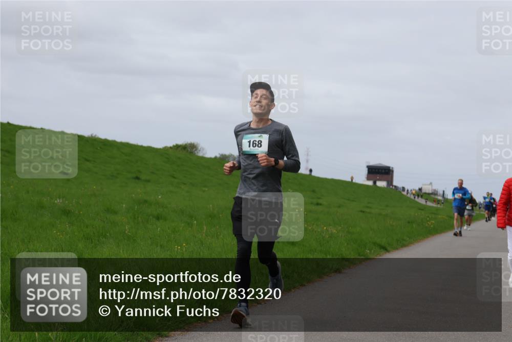04.05.2025 - 8. Wedeler Halbmarathon Yannick Fuchs http://msf.ph/oto/7832320 04.05.2025 11:41:18 Laufen 168 meine-sportfotos.de
