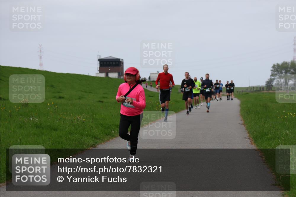 04.05.2025 - 8. Wedeler Halbmarathon Yannick Fuchs http://msf.ph/oto/7832321 04.05.2025 11:21:06 Laufen  meine-sportfotos.de