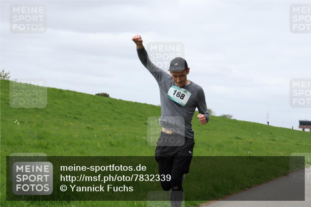 04.05.2025 - 8. Wedeler Halbmarathon Yannick Fuchs http://msf.ph/oto/7832339 04.05.2025 11:41:19 Laufen 168 meine-sportfotos.de