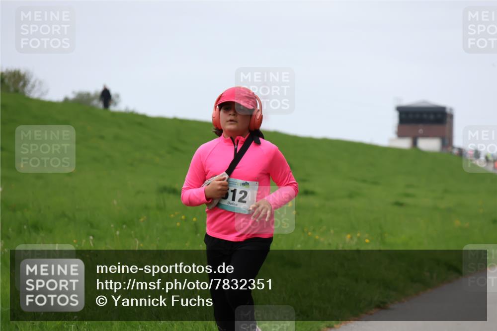 04.05.2025 - 8. Wedeler Halbmarathon Yannick Fuchs http://msf.ph/oto/7832351 04.05.2025 11:21:08 Laufen 12 meine-sportfotos.de