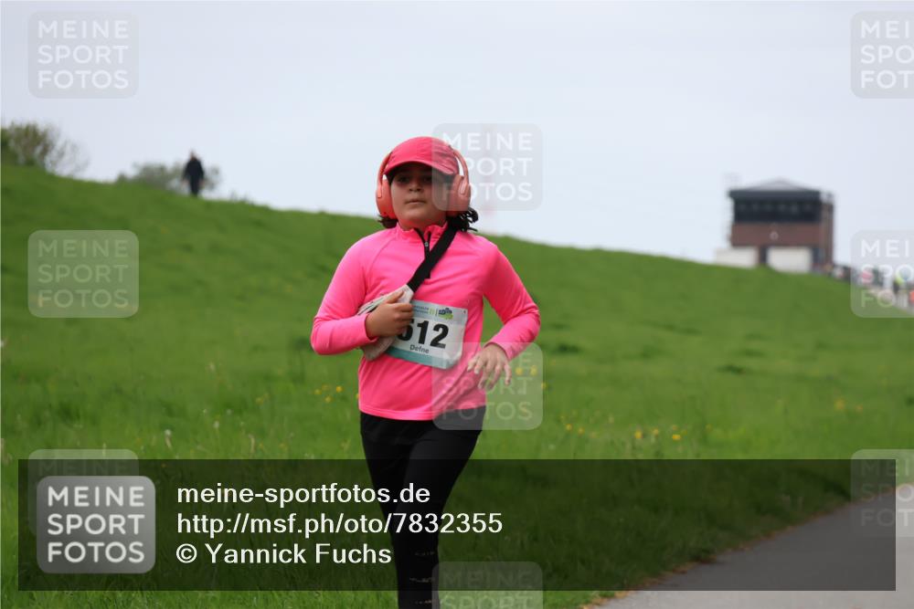 04.05.2025 - 8. Wedeler Halbmarathon Yannick Fuchs http://msf.ph/oto/7832355 04.05.2025 11:21:08 Laufen 512 meine-sportfotos.de