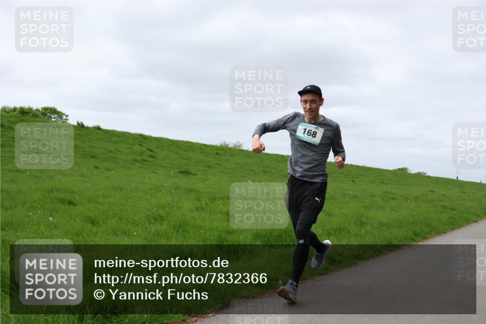 04.05.2025 - 8. Wedeler Halbmarathon Yannick Fuchs http://msf.ph/oto/7832366 04.05.2025 11:41:20 Laufen 168 meine-sportfotos.de