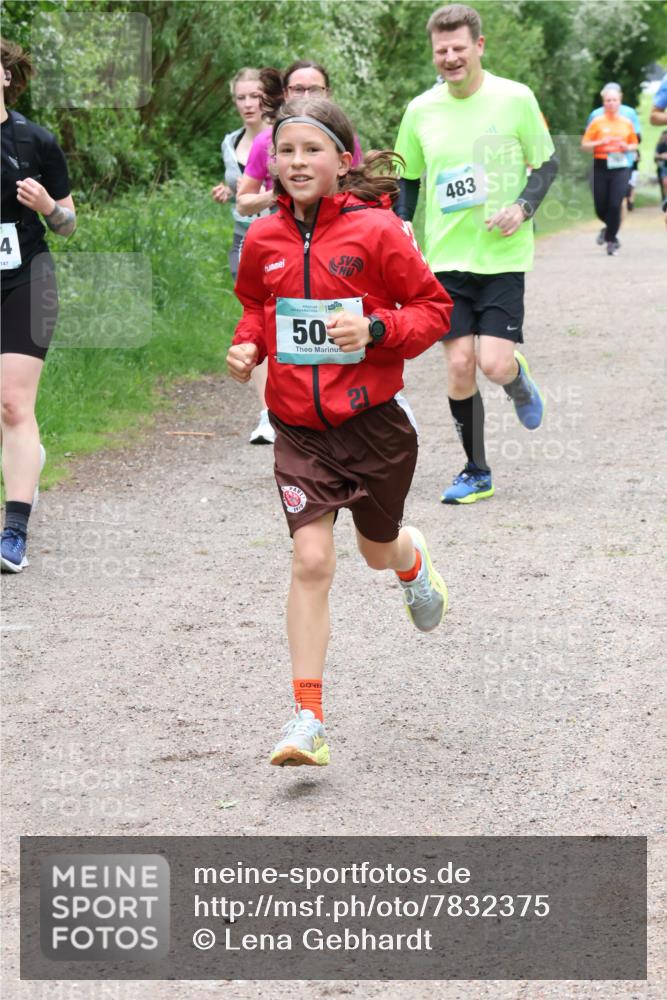 04.05.2025 - 8. Wedeler Halbmarathon Lena Gebhardt http://msf.ph/oto/7832375 04.05.2025 11:19:57 Laufen 4, 147, 483, 50 meine-sportfotos.de