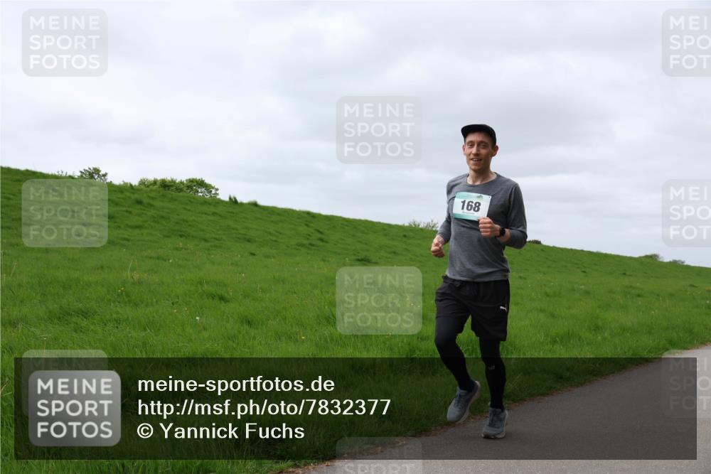 04.05.2025 - 8. Wedeler Halbmarathon Yannick Fuchs http://msf.ph/oto/7832377 04.05.2025 11:41:20 Laufen 168 meine-sportfotos.de