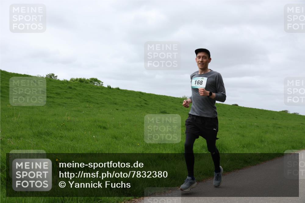 04.05.2025 - 8. Wedeler Halbmarathon Yannick Fuchs http://msf.ph/oto/7832380 04.05.2025 11:41:20 Laufen 168 meine-sportfotos.de