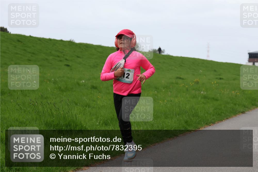 04.05.2025 - 8. Wedeler Halbmarathon Yannick Fuchs http://msf.ph/oto/7832395 04.05.2025 11:21:09 Laufen 12 meine-sportfotos.de