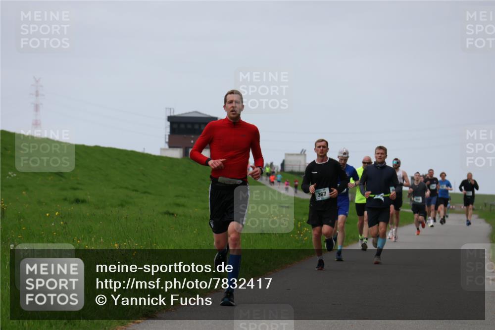 04.05.2025 - 8. Wedeler Halbmarathon Yannick Fuchs http://msf.ph/oto/7832417 04.05.2025 11:21:10 Laufen 367 meine-sportfotos.de