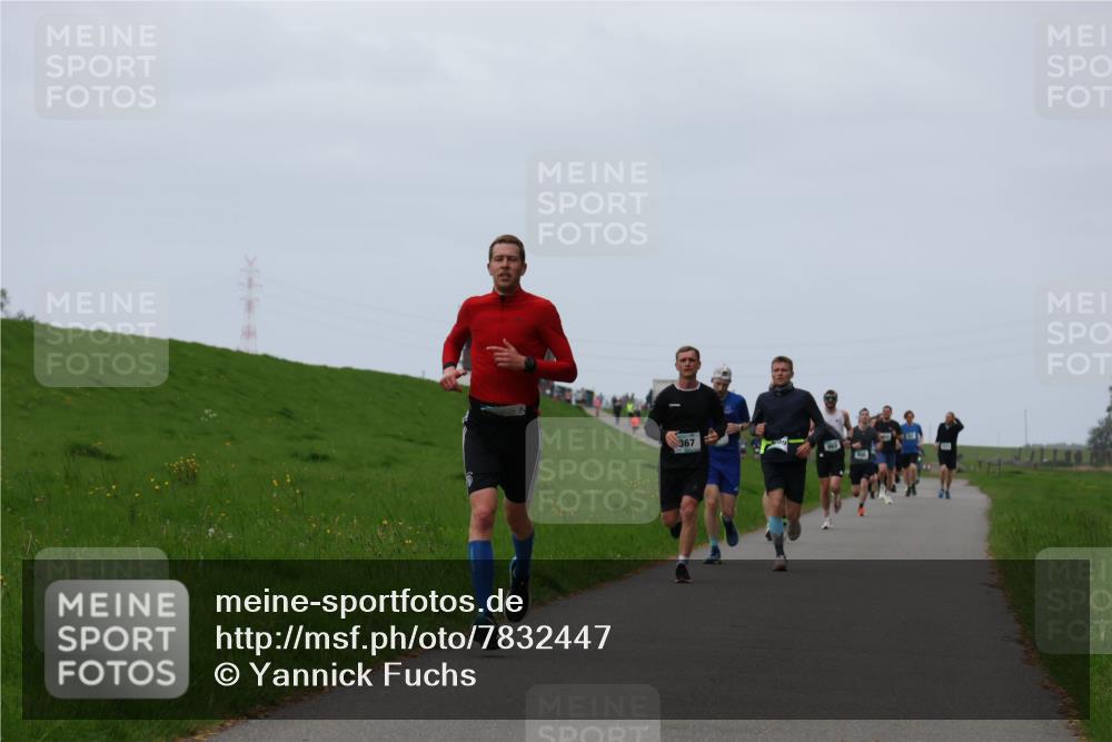 04.05.2025 - 8. Wedeler Halbmarathon Yannick Fuchs http://msf.ph/oto/7832447 04.05.2025 11:21:11 Laufen 367 meine-sportfotos.de