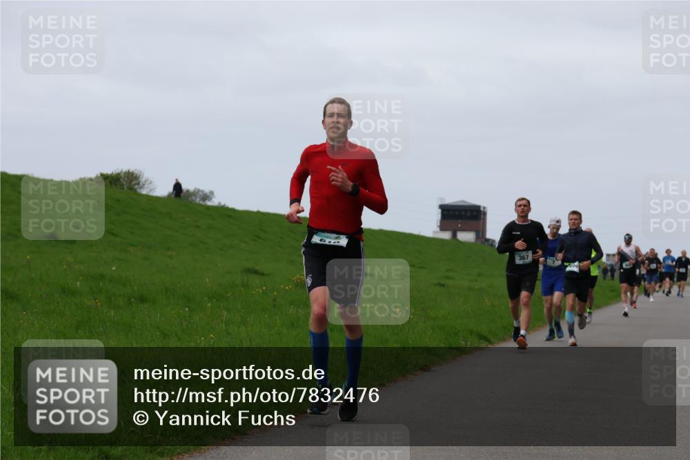 04.05.2025 - 8. Wedeler Halbmarathon Yannick Fuchs http://msf.ph/oto/7832476 04.05.2025 11:21:13 Laufen 367, 99 meine-sportfotos.de