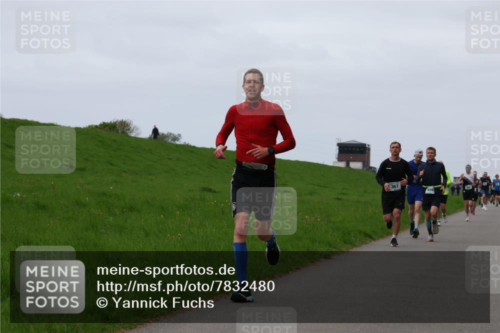 04.05.2025 - 8. Wedeler Halbmarathon Yannick Fuchs http://msf.ph/oto/7832480 04.05.2025 11:21:14 Laufen 367, 699 meine-sportfotos.de