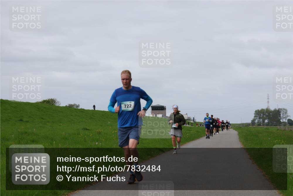 04.05.2025 - 8. Wedeler Halbmarathon Yannick Fuchs http://msf.ph/oto/7832484 04.05.2025 11:41:29 Laufen 722 meine-sportfotos.de