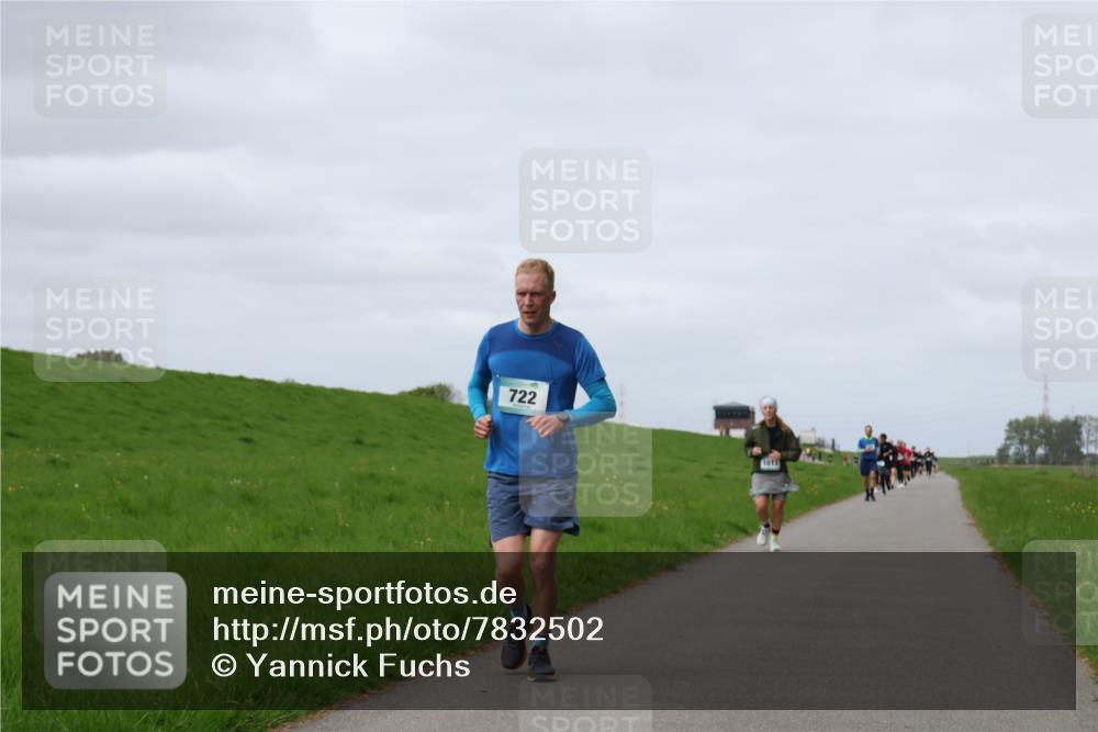 04.05.2025 - 8. Wedeler Halbmarathon Yannick Fuchs http://msf.ph/oto/7832502 04.05.2025 11:41:30 Laufen 722, 1013 meine-sportfotos.de
