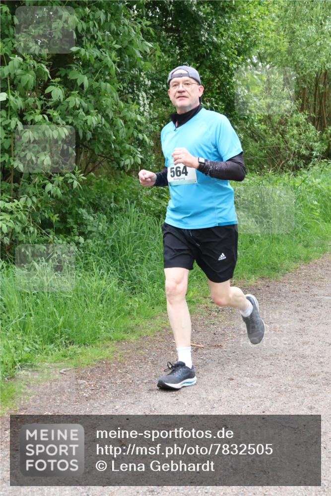 04.05.2025 - 8. Wedeler Halbmarathon Lena Gebhardt http://msf.ph/oto/7832505 04.05.2025 11:20:04 Laufen 564 meine-sportfotos.de