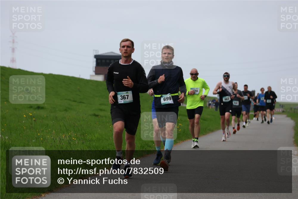 04.05.2025 - 8. Wedeler Halbmarathon Yannick Fuchs http://msf.ph/oto/7832509 04.05.2025 11:21:15 Laufen 367, 699, 863, 640 meine-sportfotos.de