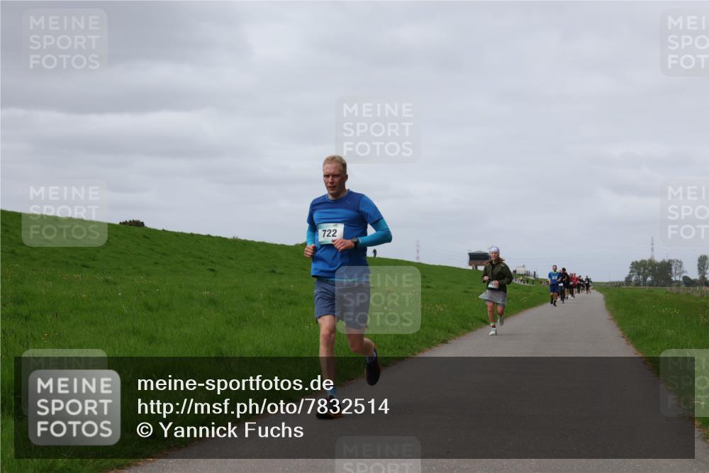 04.05.2025 - 8. Wedeler Halbmarathon Yannick Fuchs http://msf.ph/oto/7832514 04.05.2025 11:41:30 Laufen 722, 122 meine-sportfotos.de