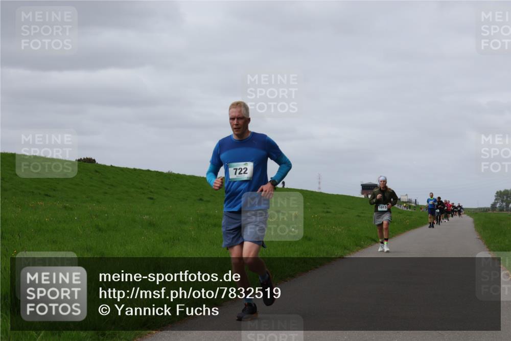 04.05.2025 - 8. Wedeler Halbmarathon Yannick Fuchs http://msf.ph/oto/7832519 04.05.2025 11:41:30 Laufen 722, 1013 meine-sportfotos.de