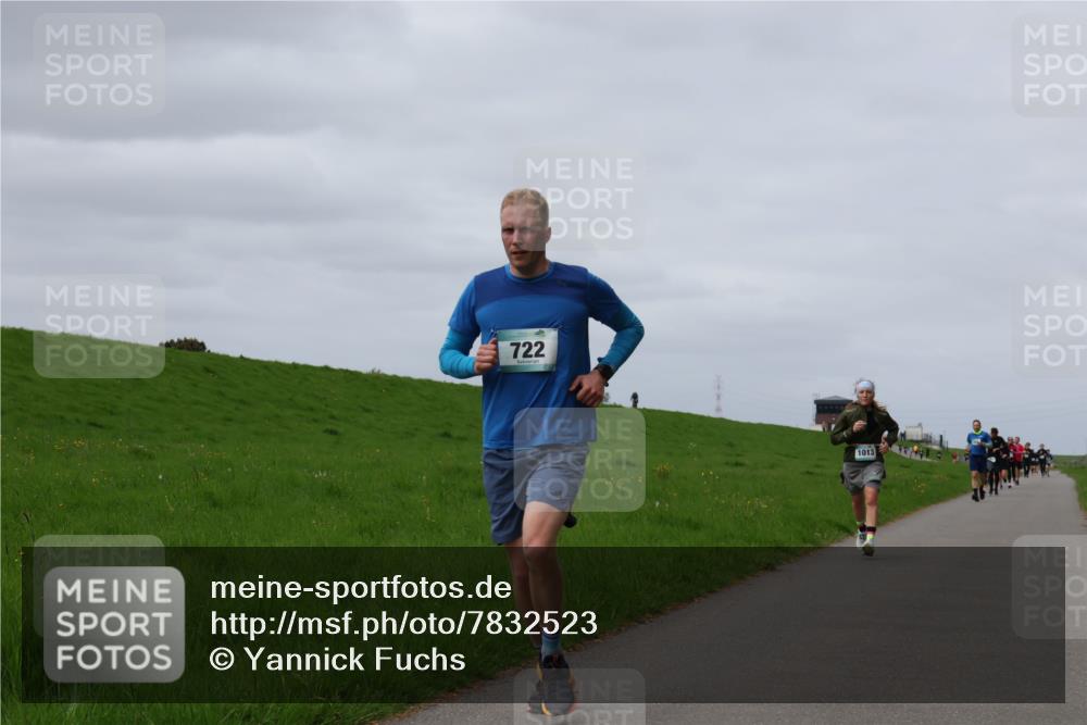 04.05.2025 - 8. Wedeler Halbmarathon Yannick Fuchs http://msf.ph/oto/7832523 04.05.2025 11:41:30 Laufen 722, 1013 meine-sportfotos.de